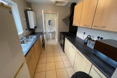 6 bedroom terraced house to rent, Brazil Street, Leicester LE2