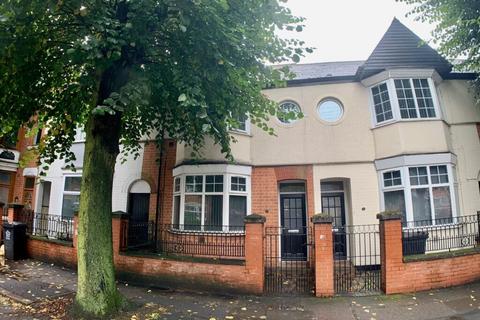 5 bedroom terraced house to rent, Brazil Street, Leicester LE2