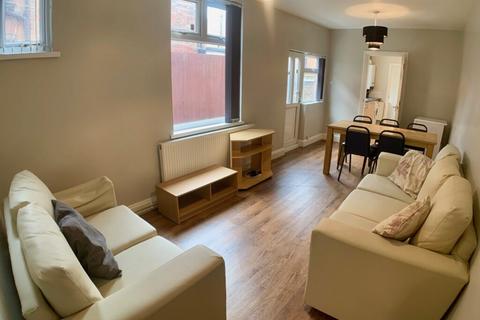 5 bedroom terraced house to rent, Brazil Street, Leicester LE2