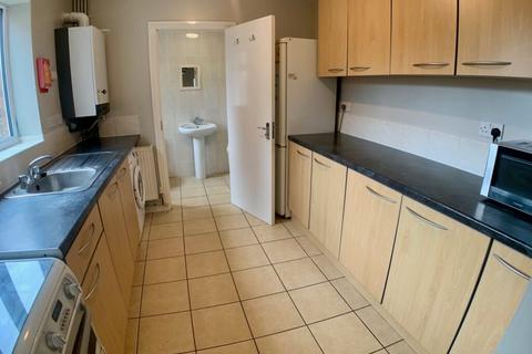 5 bedroom terraced house to rent, Brazil Street, Leicester LE2