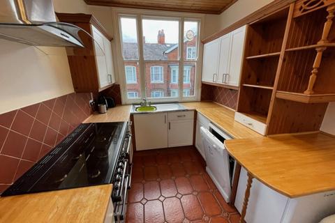 6 bedroom end of terrace house to rent, St Pauls Road, Leicester LE3