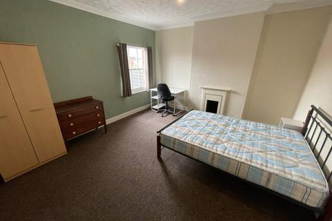 3 bedroom apartment to rent, Hinckley Road, Leicester LE3