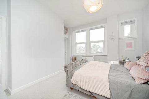 2 bedroom flat for sale, Alexandra Park Road, London N10