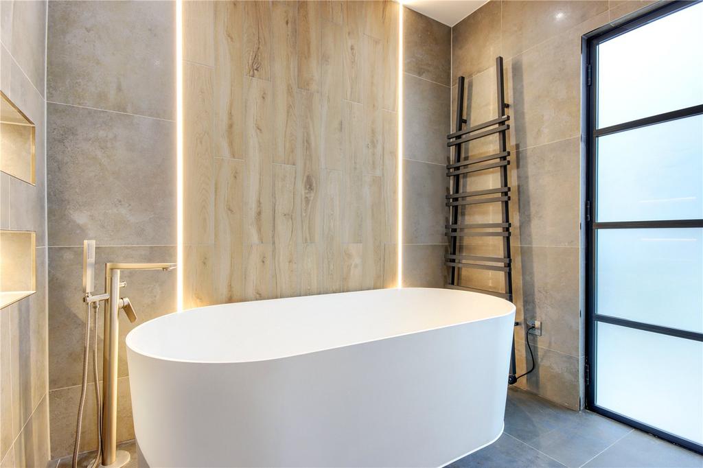 Apt 13 Bathroom