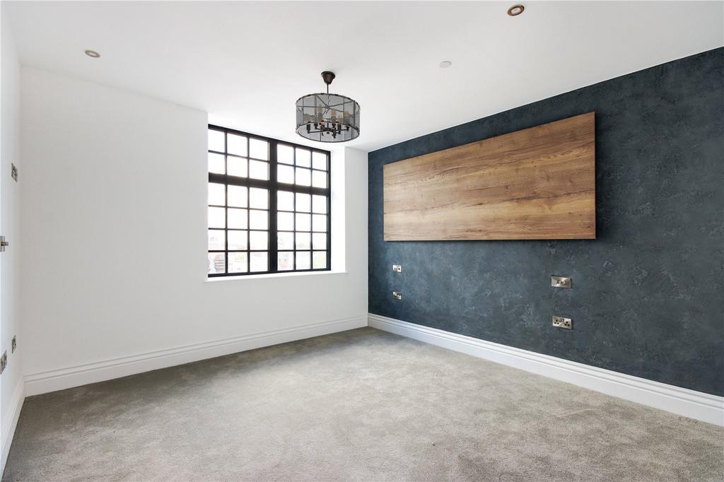 Apt 13 Bedroom