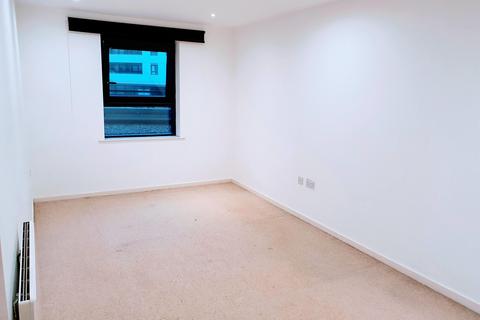 1 bedroom flat to rent, Marsh Lane, Leeds, UK, LS9