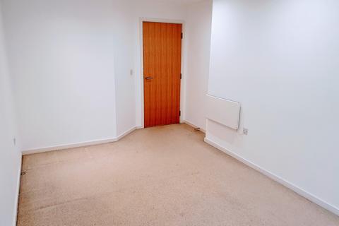 1 bedroom flat to rent, Marsh Lane, Leeds, UK, LS9