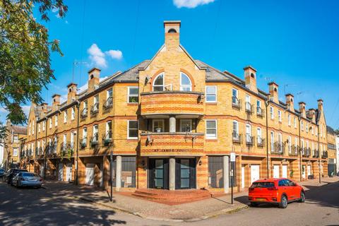 3 bedroom flat for sale, Orville Road, Battersea, London, SW11