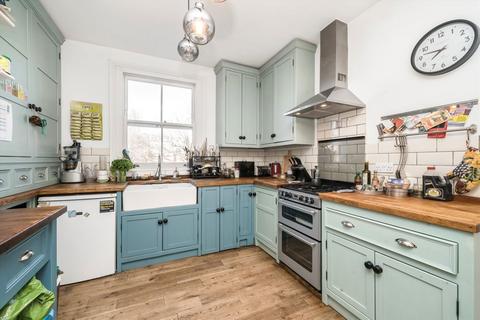 3 bedroom flat for sale, Lowman Road, London N7