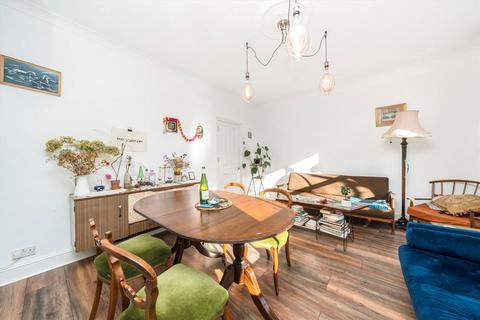 3 bedroom flat for sale, Lowman Road, London N7