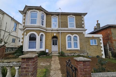 1 bedroom ground floor flat to rent, Partlands Avenue, Ryde PO33