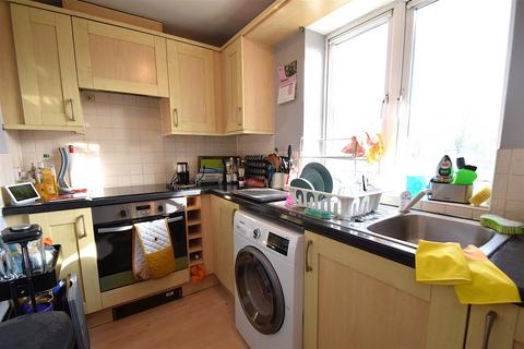 2 bedroom penthouse to rent, Southampton