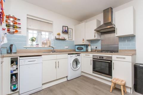 2 bedroom flat for sale, Dorman Avenue North, Aylesham, CT3