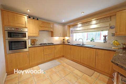 2a Fenners Grove, Stoke-on-trent, ST4 8FH