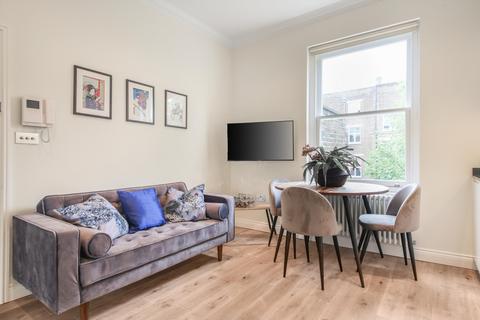 2 bedroom flat to rent, Cambridge Gardens, London, W10