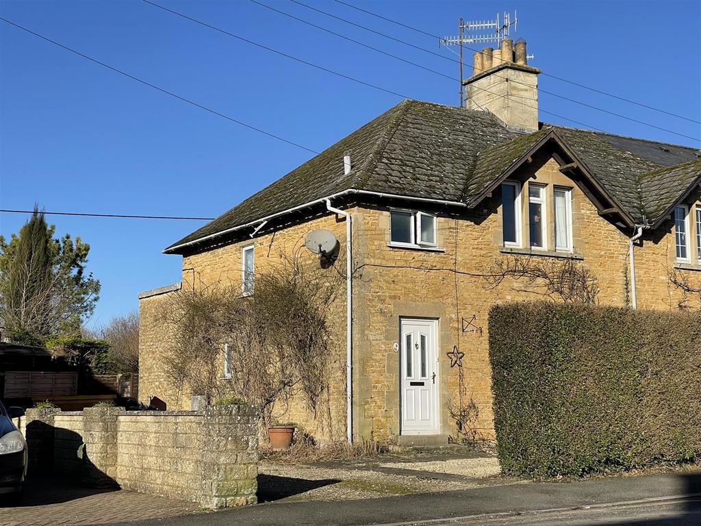9 Moore Road FRONT.JPG