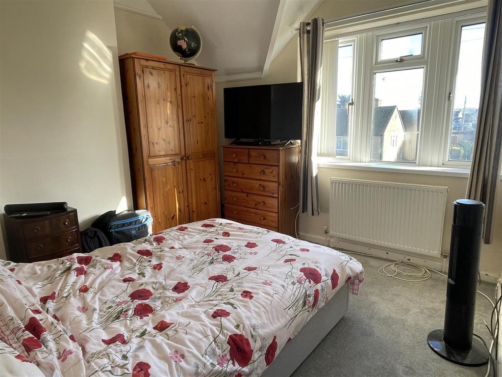 Bedroom 1.JPG