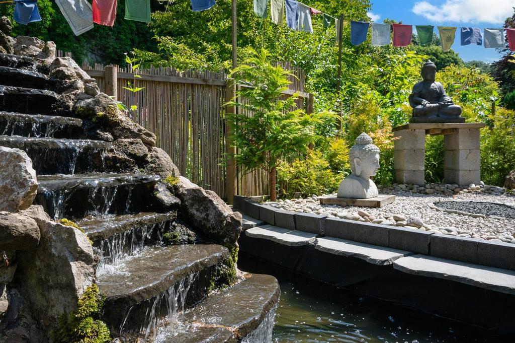 Waterfall.jpg
