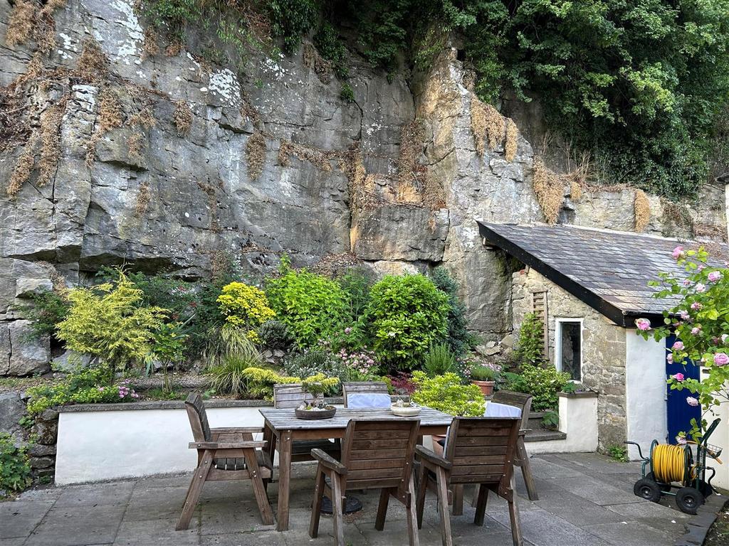 Annexe dining.jpg