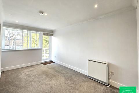 2 bedroom flat to rent, Park Gate, East Finchley, N2