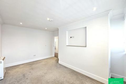 2 bedroom flat to rent, Park Gate, East Finchley, N2