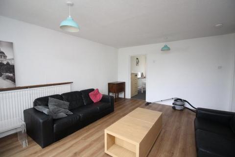 5 bedroom house share to rent, Long Acre Close