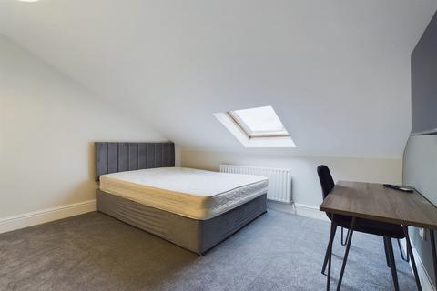 6 bedroom maisonette to rent, Lonsdale Terrace, Newcastle Upon Tyne