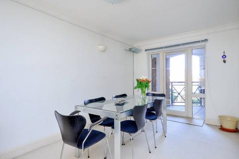 3 bedroom flat for sale, Hampton Court, Rotherhithe, London, SE16