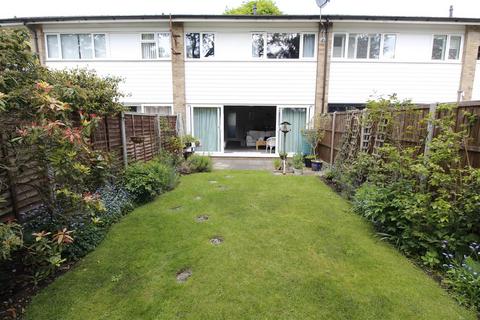 3 bedroom terraced house for sale, Grasmere Way, Byfleet