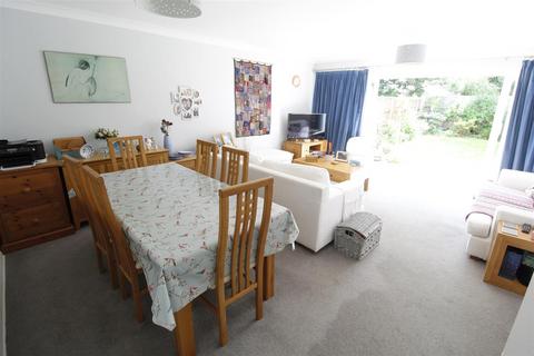 3 bedroom terraced house for sale, Grasmere Way, Byfleet