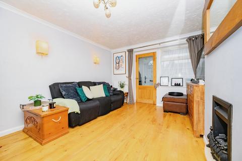 3 bedroom end of terrace house for sale, Connaught Close, Hemel Hempstead, Hertfordshire