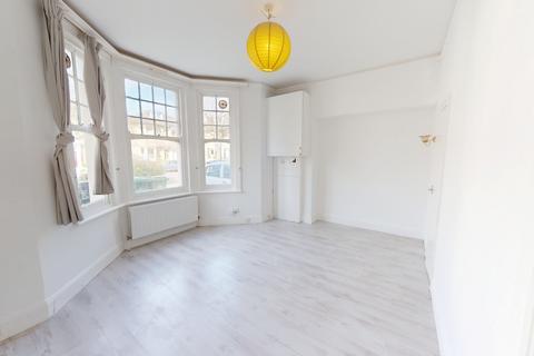 Studio to rent, Walsingham Road, Hove, BN3