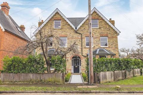 Montagu Road, Datchet SL3