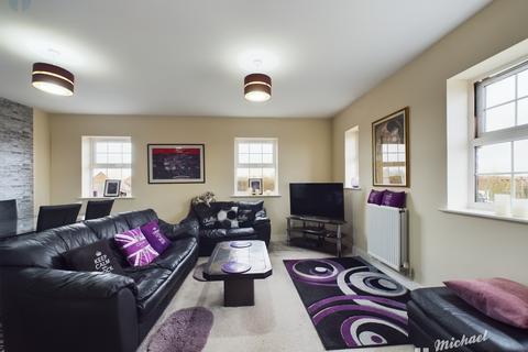 1 bedroom flat for sale, Clivedon Way, Aylesbury, Buckinghamshire