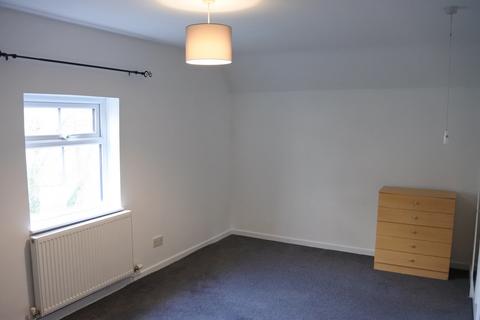 2 bedroom flat to rent, Gloucester Road, Malmesbury SN16