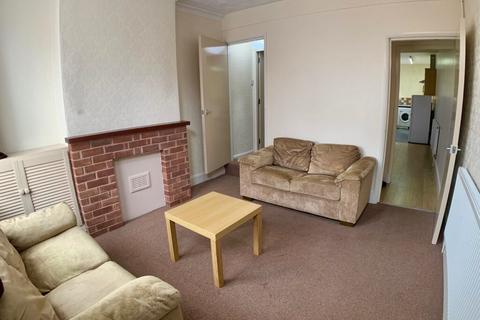 2 bedroom terraced house to rent, Western Road, Leicester LE3