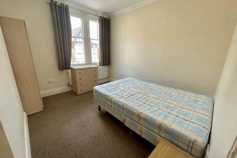 2 bedroom apartment to rent, Stretton Road, Leicester LE3