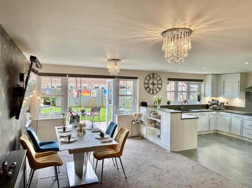 Open plan living/dining kitchen