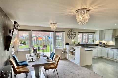 5 bedroom detached house for sale, Townshill Drive, Kirkham