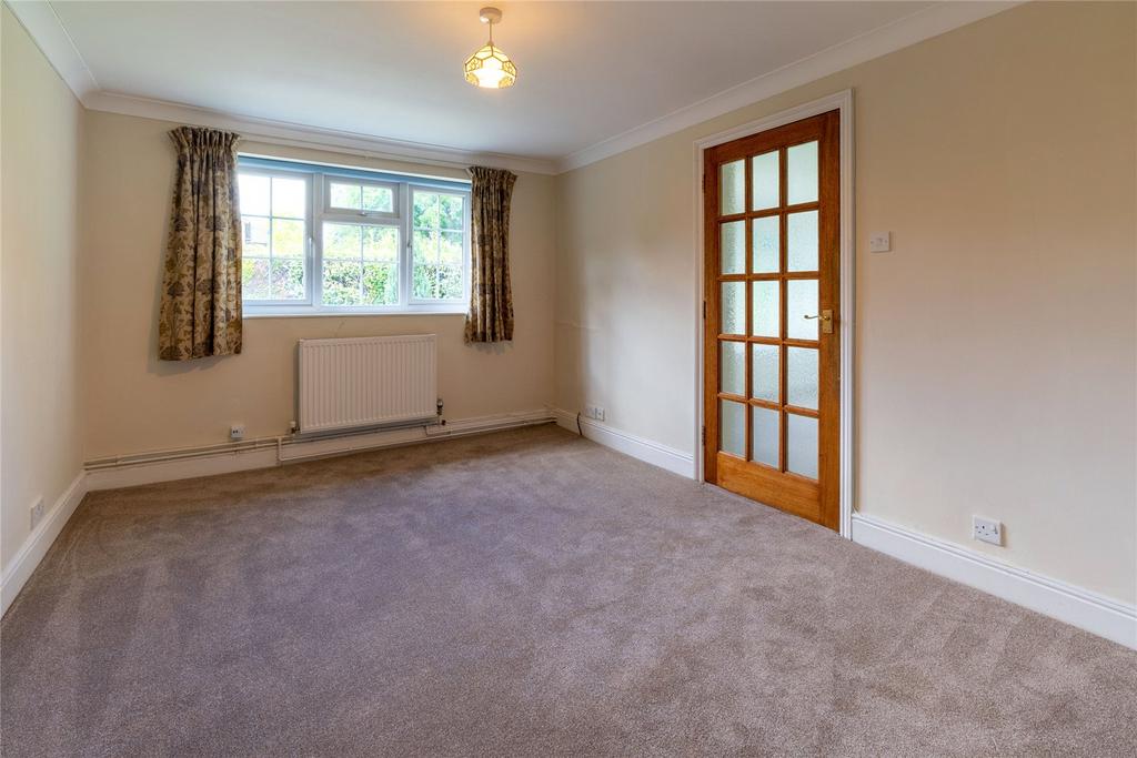 Sitting Rm/Bedroom
