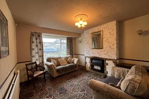 14 Crown Drive, Wyke, Bradford, BD12 8AT