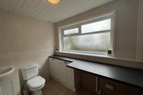 14 Crown Drive, Wyke, Bradford, BD12 8AT