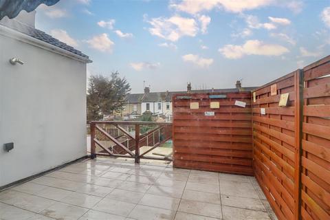 8 bedroom semi-detached house for sale, Silverdale Avenue, Westcliff-On-Sea SS0