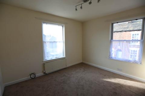 4 bedroom terraced house to rent, High Street, Macclesfield