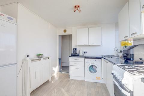 2 bedroom maisonette for sale, East Street, Southend-on-sea, SS2