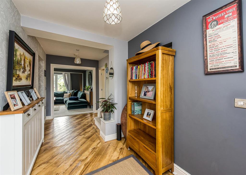 82 Station Road-Hall B.jpg