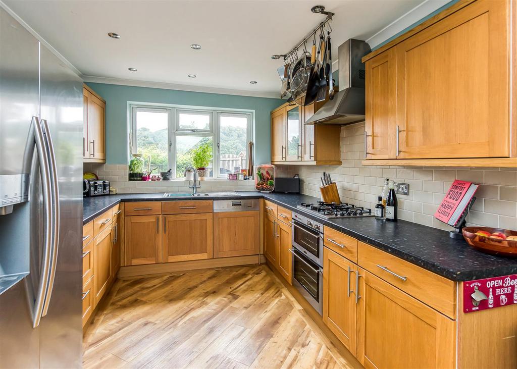 82 Station Road-Kitchen A.jpg