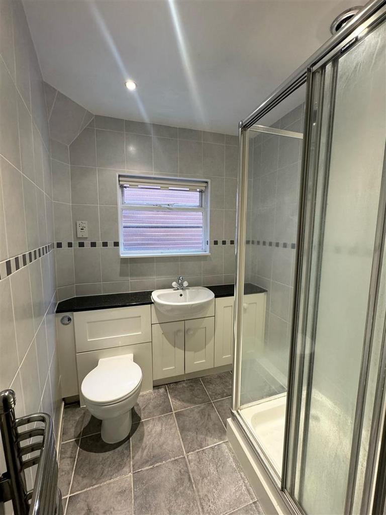 Upstairs bathroom.jpg