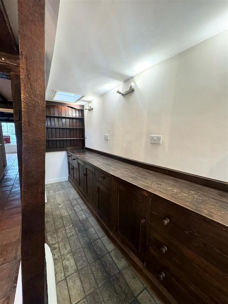 Kitchen area.jpg