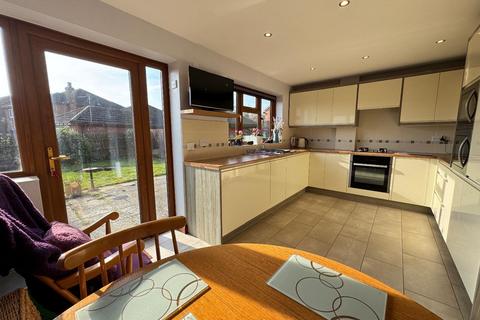 4 bedroom detached house for sale, Wedgwood Close, Desborough, Kettering